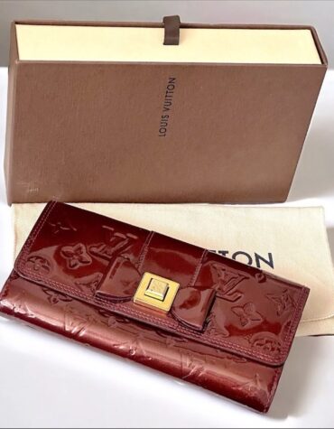 Louis Vuitton Rouge Fauvista Monogram Vernis Sarah Noeud Wallet EUC