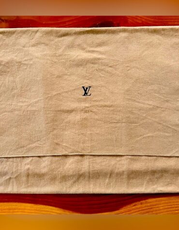 Louis Vuitton Dust Bag 17.5 x 14 EUC