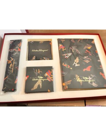 RARE 1996 Museo Salvatore Ferragamo Stationary - Gift Box Set -New !!