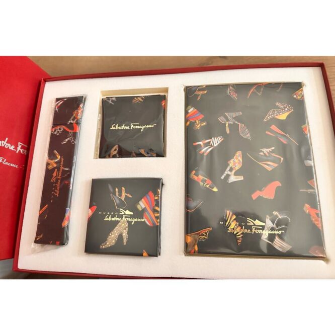 RARE 1996 Museo Salvatore Ferragamo Stationary - Gift Box Set -New !!