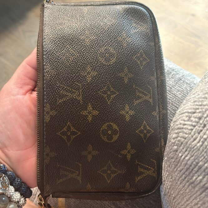 Louis Vuitton Pochette Accessoires Monogram EUC